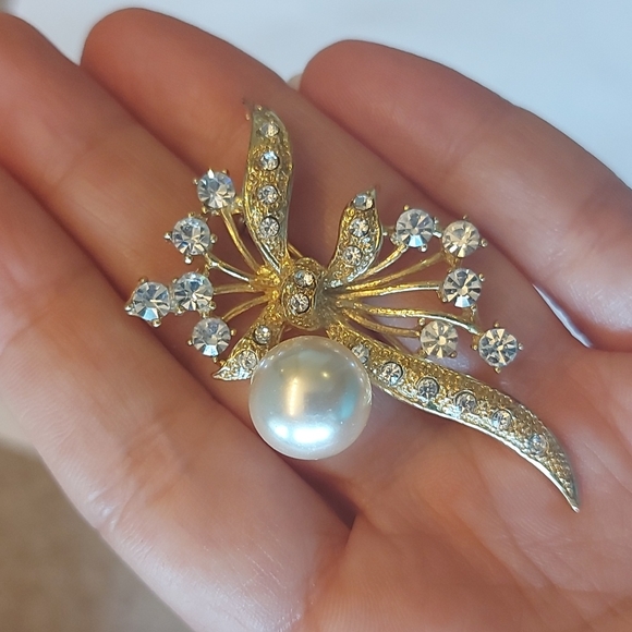 Brooch - Picture 2 of 3